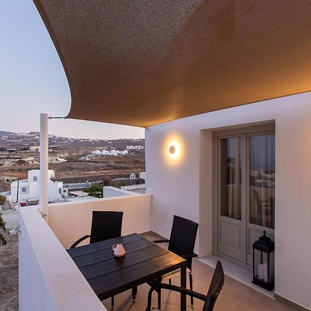 Santorini Villatzio Suites Mesaria Bagian luar foto